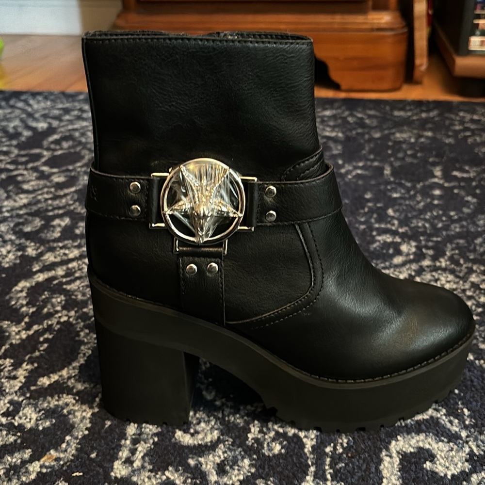 KILLSTAR hardcore boots